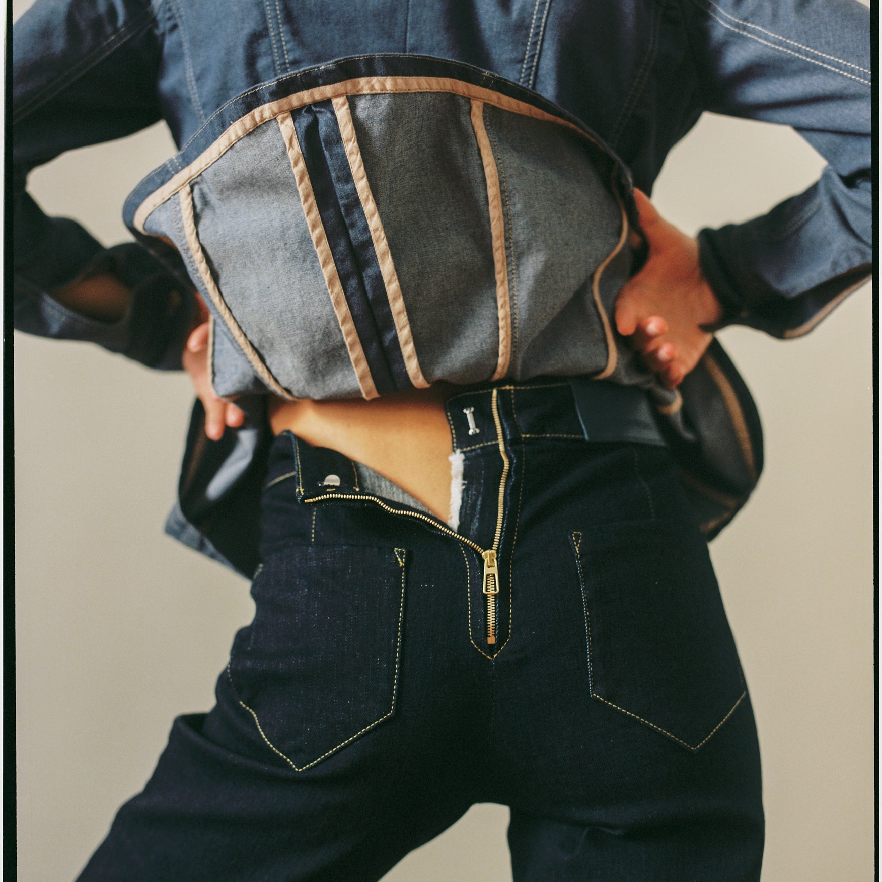 PANTALONES VAQUEROS AZUL MARINO